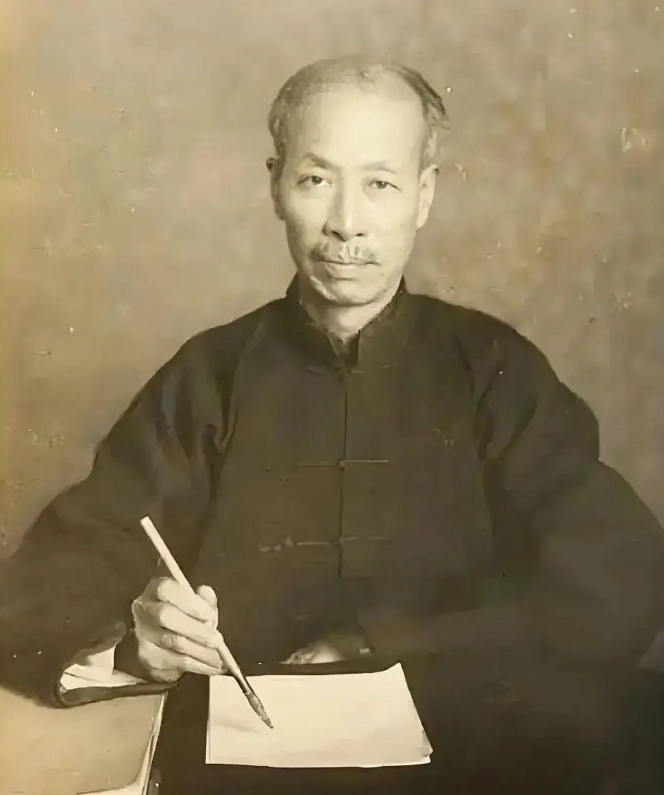 王吉舟：晚清卧龙郑孝胥