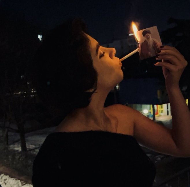 波斯妹子点燃哈梅内以的照片成为潮流-duli 读立